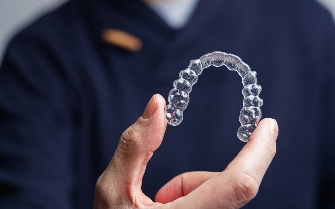 Eating with Clear Aligners: The Complete Guide